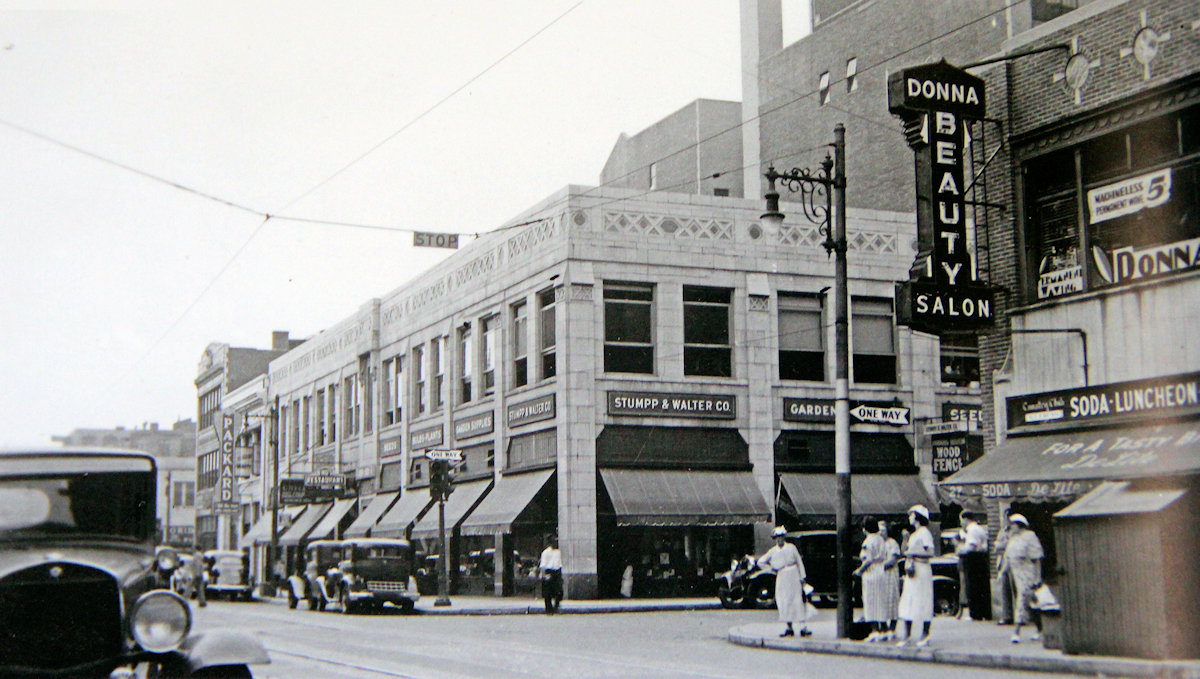 Halsey Street & Central Avenue
Halsey Street is the side street
mid 1930s
