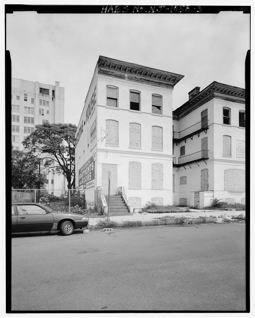 27 Saybrook Place
Photo from Library of Congress
