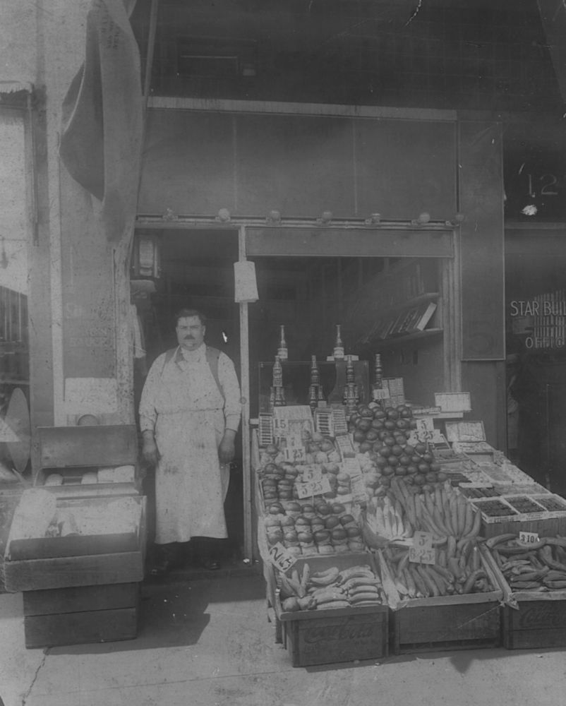 127 Mulberry Street
Thomas Gellas & George Pavlakos Fruit Stand
1925
Photo from the Pavlakos family

