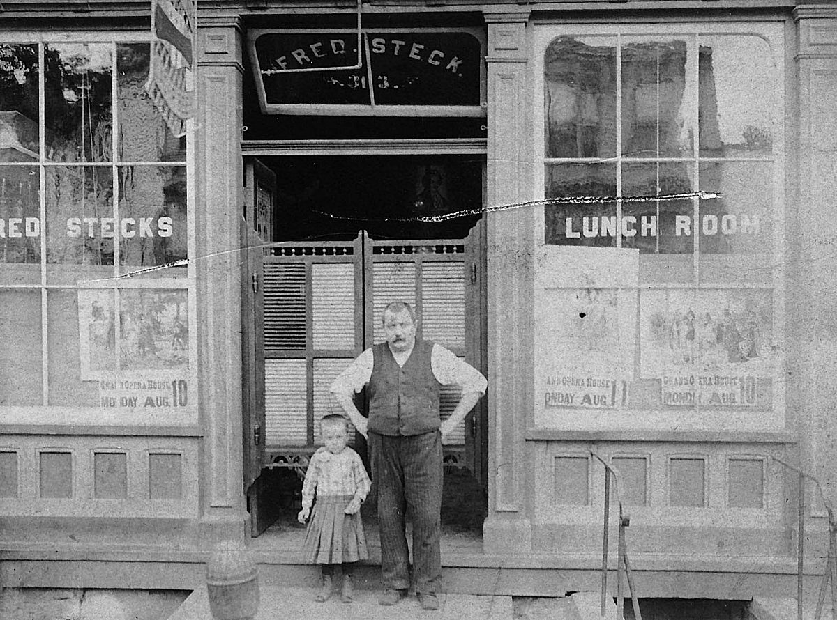 313 Springfield Avenue
Fred Steck's Lunch Room at 313 Springfield Avenue (~1890)

Photo from Steve Borres
