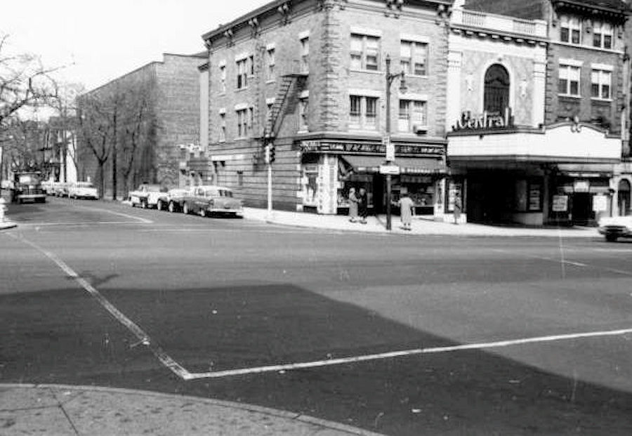 Central Avenue & South Eighth Street
Copyright photo from the Samuel Berg Collection at the Newark Public Library.  To view the collection please visit their 
[url=https://cdm17229.contentdm.oclc.org/digital/collection/p17229coll6]web site[/url]. 
