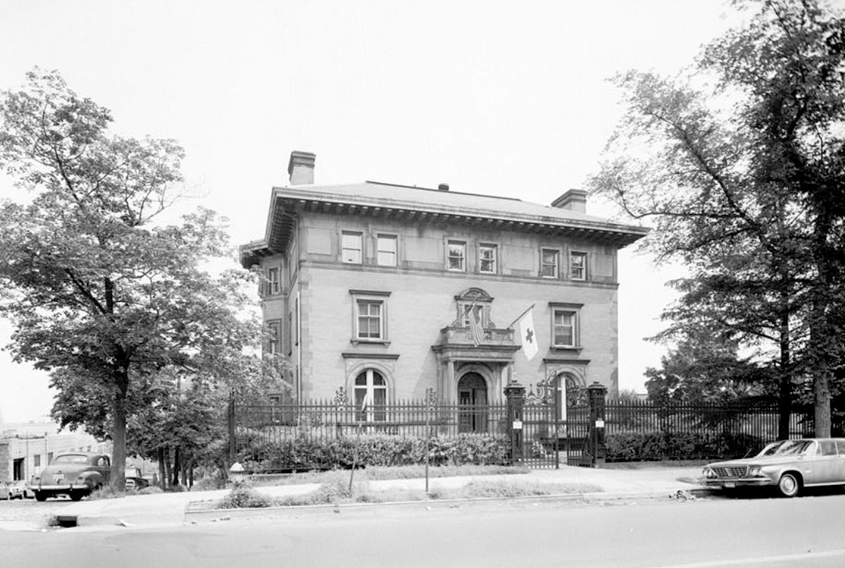 710 High Street
Feigenspan Mansion
Photo from the Historic American Buildings Survey (Library of Congress)
