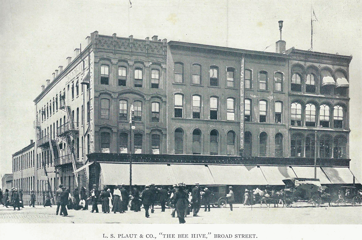 711/721 Broad Street
L. S. Plaut & Company (The Bee Hive)
From "Newark - The City of Industry" Published 1912

