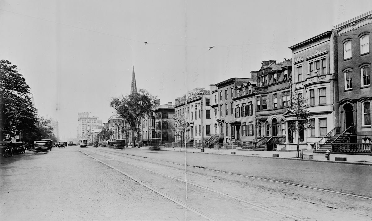 900 Block Broad Street
From right to left: Alta House, unidentified house, O'Gorman House, Carrington House, Mandeville House, unidentified house, Righter House, two unidentified housed, Hedges House.

Photo from the Library of Congress
