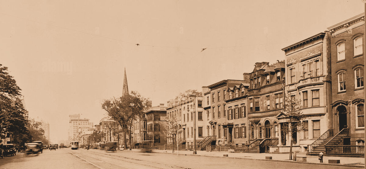 East Side
1920
