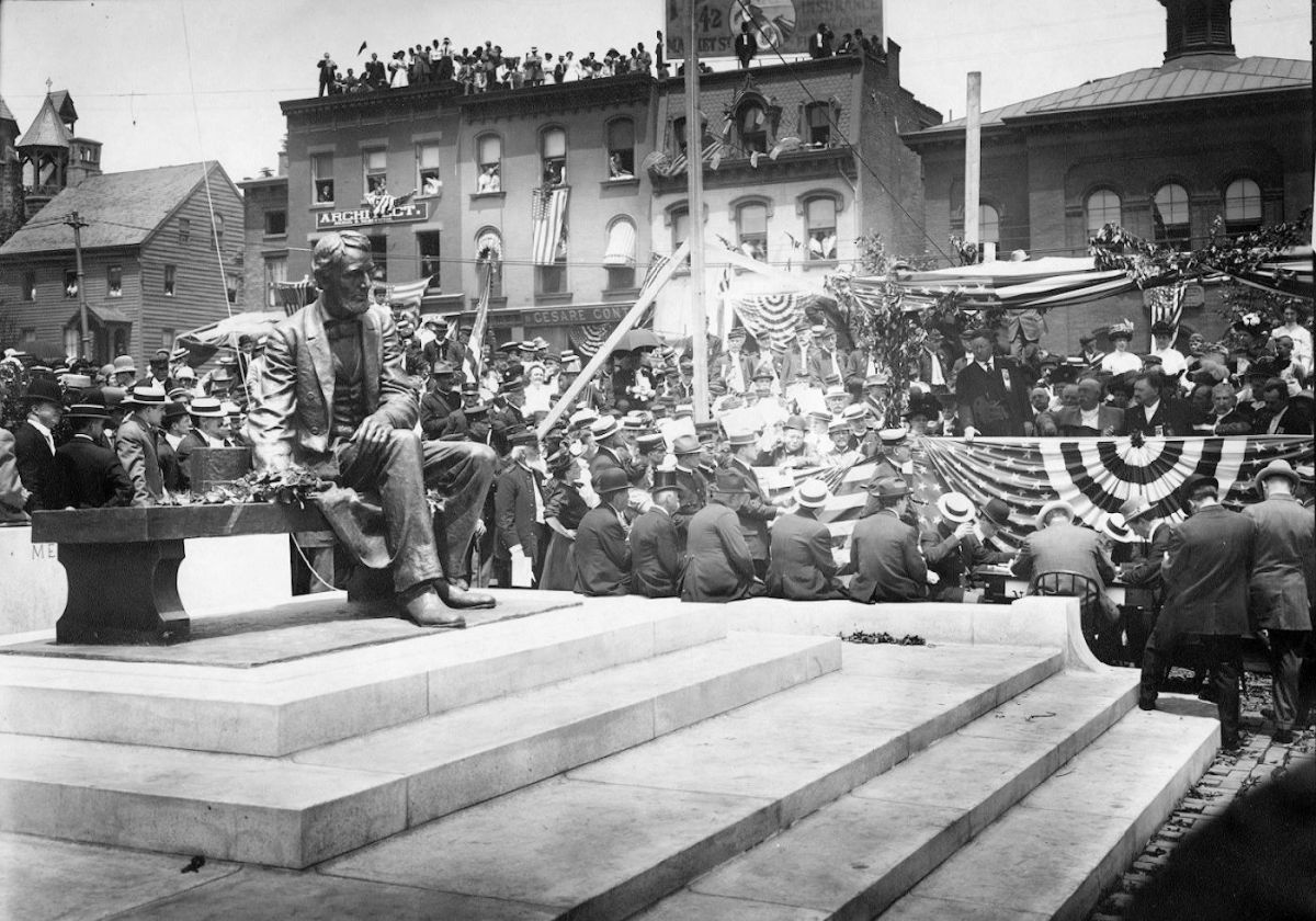 11 - 23 Market Street
Unveiling of the Lincoln Statue with Teddy Roosevelt in attendance.
Photo from NY Historical Society
