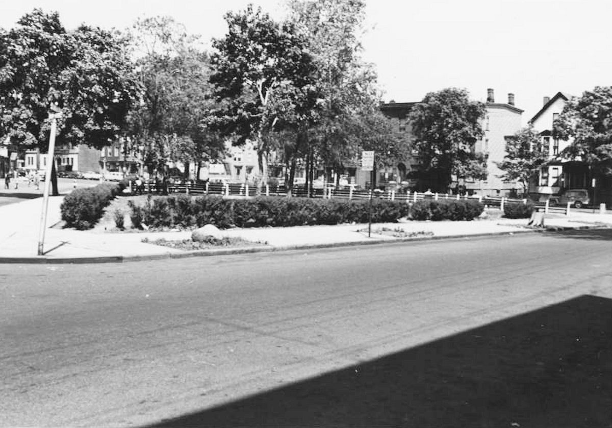 Gillette Place & Sherman Avenue
Copyright photo from the Samuel Berg Collection at the Newark Public Library.  To view the collection please visit their 
[url=https://cdm17229.contentdm.oclc.org/digital/collection/p17229coll6]web site[/url]. 
