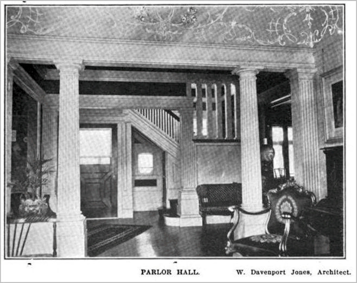 Parlour Hall
Image from Gonzalo Alberto
