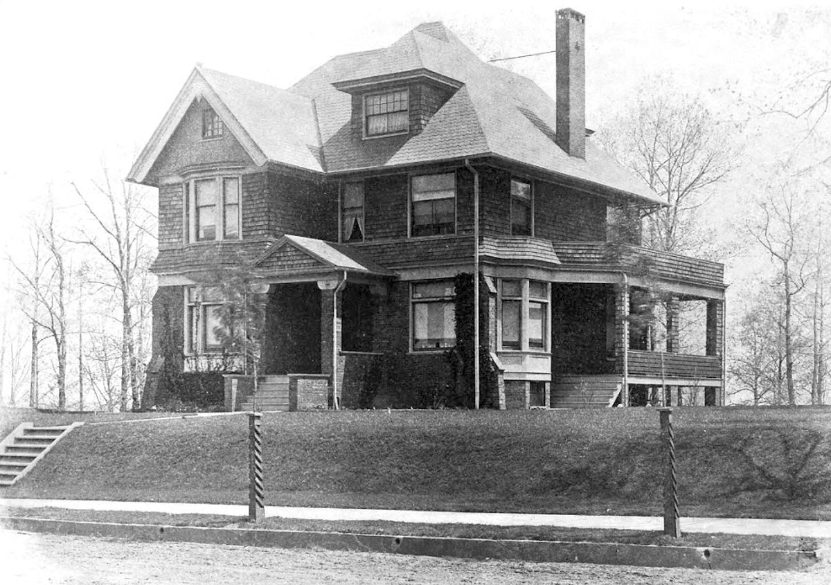 533 Mount Prospect Avenue
Photo from Scientific American Building Monthly December 1898
