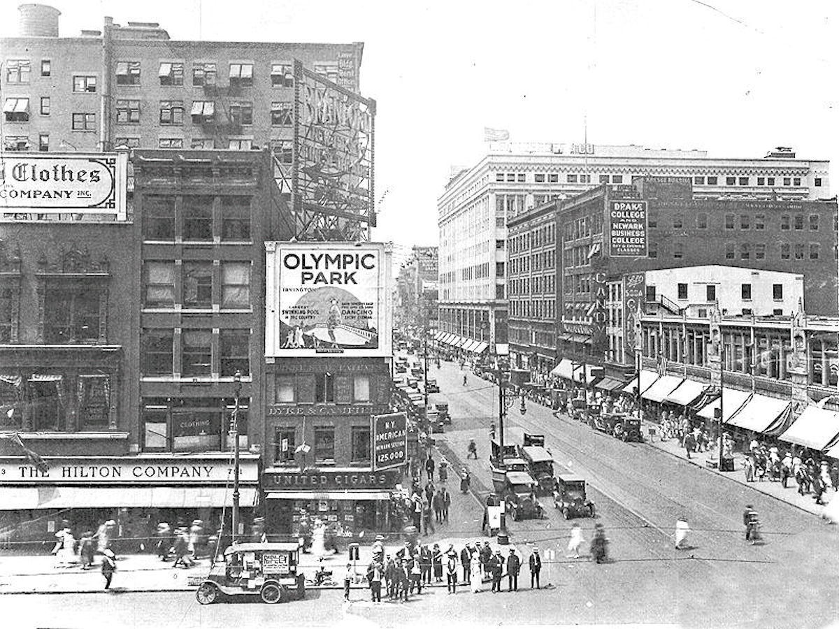 789 Broad Street
1920s

